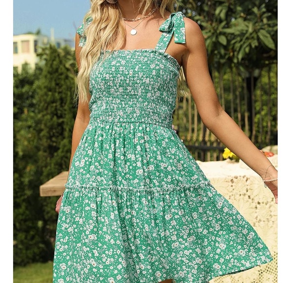 Green floral boho Mini Dress - Picture 3 of 6